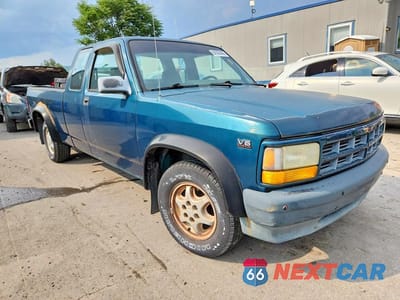Czwarte zdjęcie samochodu z boku: 1995 DODGE DAKOTA VIN:1B7GL23XXSW943314 - miniatura