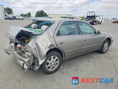 Trzecie zdjęcie samochodu z tyłu: 2001 TOYOTA CAMRY LE VIN:JT2BG22K410553369 - miniatura