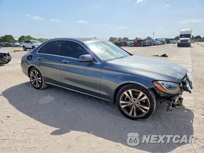 Czwarte zdjęcie samochodu z boku: 2018 MERCEDES-BENZ C 300 VIN:55SWF4JB6JU249534 - miniatura