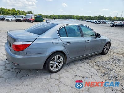 Trzecie zdjęcie samochodu z tyłu: 2010 BMW 528 I VIN:WBANU5C57AC460509 - miniatura