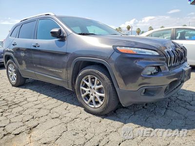 Czwarte zdjęcie samochodu z boku: 2017 JEEP CHEROKEE LATITUDE VIN:1C4PJMCSXHW575375 - miniatura