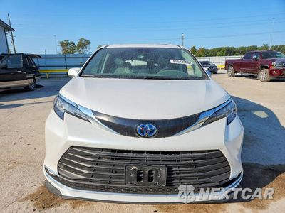 Piąte zdjęcie samochodu w środku: 2023 TOYOTA SIENNA XLE VIN:5TDJRKEC2PS173311 - miniatura