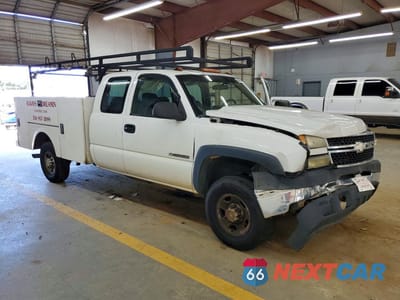 Czwarte zdjęcie samochodu z boku: 2007 CHEVROLET SILVERADO C2500 HEAVY DUTY VIN:1GBHC29U57E153132 - miniatura