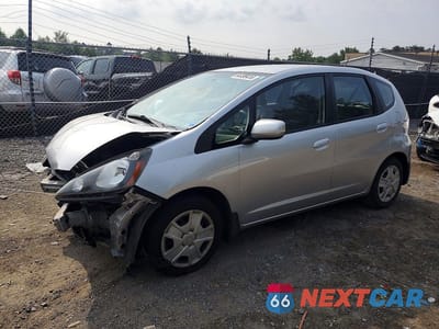 2013 HONDA FIT JHMGE8H38DC044604 - główne zdjęcie licytacji z USA - miniatura