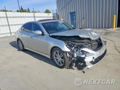 Czwarte zdjęcie samochodu z boku: 2012 HYUNDAI GENESIS 3.8L VIN:KMHGC4DDXCU171650 - miniatura