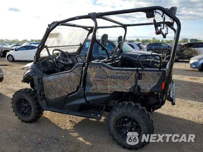 Trzecie zdjęcie samochodu z tyłu: 2023 HONDA PIONEER UTILITY VEHICLE VIN:1HFVE04S4P4700017 - miniatura