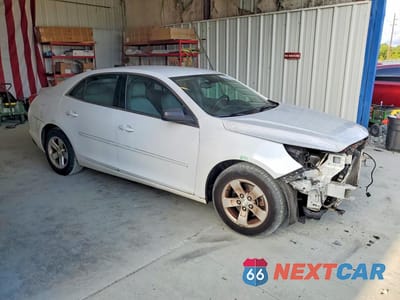 Czwarte zdjęcie samochodu z boku: 2015 CHEVROLET MALIBU LS VIN:1G11B5SL8FF117312 - miniatura