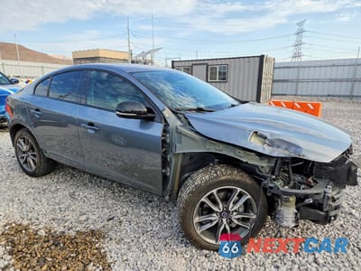 Czwarte zdjęcie samochodu z boku: 2016 VOLVO S60 CROSS COUNTRY T5 VIN:YV4612UMXG2001278 - miniatura