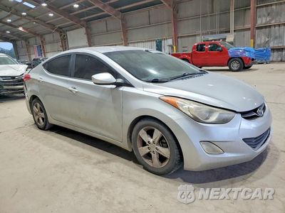 Czwarte zdjęcie samochodu z boku: 2013 HYUNDAI ELANTRA GLS VIN:5NPDH4AE3DH453145 - miniatura