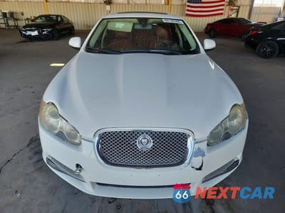 Piąte zdjęcie samochodu w środku: 2010 JAGUAR XF SUPERCHARGED VIN:SAJWA0HE8AMR65207 - miniatura