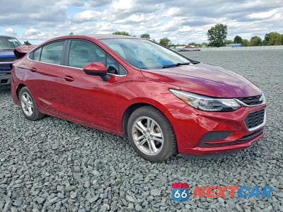 Czwarte zdjęcie samochodu z boku: 2018 CHEVROLET CRUZE LT VIN:1G1BE5SM0J7161649 - miniatura