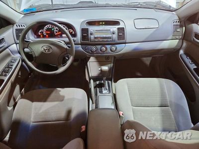 Zdjęcie 8 z 12 samochodu: 2005 TOYOTA CAMRY STANDARD VIN:4T1BE32K75U074909 - miniatura