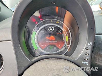 Zdjęcie 9 z 12 samochodu: 2016 FIAT 500 ELECTRIC VIN:3C3CFFGE2GT211072 - miniatura