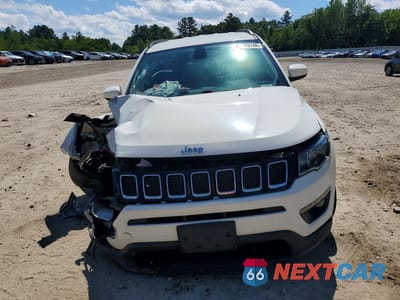Piąte zdjęcie samochodu w środku: 2017 JEEP COMPASS LATITUDE VIN:3C4NJDBB5HT672157 - miniatura