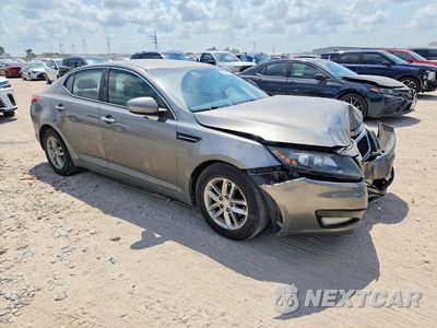 Czwarte zdjęcie samochodu z boku: 2013 KIA OPTIMA LX VIN:5XXGM4A76DG242740 - miniatura