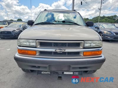 Piąte zdjęcie samochodu w środku: 2001 CHEVROLET S TRUCK S10 VIN:1GCDT13WX1K214756 - miniatura