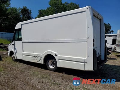 Drugie zdjęcie samochodu z przodu: 2013 ISUZU NPR HD - DELIVERY VAN VIN:JALB4T170D7W01673 - miniatura