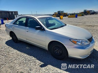 Czwarte zdjęcie samochodu z boku: 2004 TOYOTA CAMRY LE VIN:4T1BE32K94U899705 - miniatura