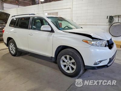Czwarte zdjęcie samochodu z boku: 2013 TOYOTA HIGHLANDER SE VIN:5TDBK3EH0DS231230 - miniatura