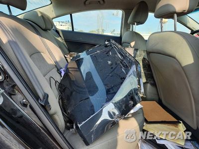 Zdjęcie 10 z 12 samochodu: 2015 KIA FORTE LX VIN:KNAFK4A66F5285665 - miniatura