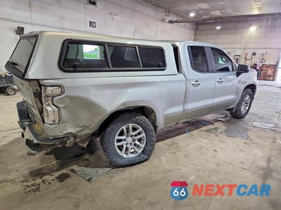 Trzecie zdjęcie samochodu z tyłu: 2019 CHEVROLET SILVERADO K1500 LT VIN:1GCRYDED5KZ395679 - miniatura