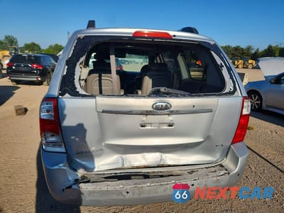 Zdjęcie 6 z 12 samochodu: 2006 KIA SEDONA LX VIN:KNDMB233766073773 - miniatura
