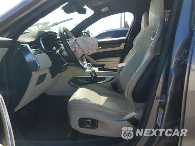 Zdjęcie 7 z 13 samochodu: 2024 JAGUAR F-PACE R-DYNAMIC S VIN:SADCT2EX2RA733037 - miniatura