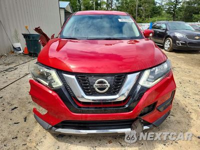Piąte zdjęcie samochodu w środku: 2017 NISSAN ROGUE S VIN:5N1AT2MT4HC872599 - miniatura