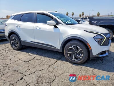 Czwarte zdjęcie samochodu z boku: 2023 KIA SPORTAGE LX VIN:KNDPUCAG4P7116285 - miniatura