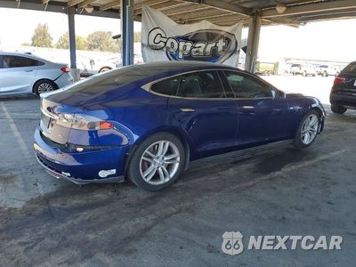 Trzecie zdjęcie samochodu z tyłu: 2015 TESLA MODEL S VIN:5YJSA1E25FF119758 - miniatura