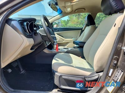 Zdjęcie 7 z 13 samochodu: 2013 KIA OPTIMA LX VIN:5XXGM4A70DG255189 - miniatura