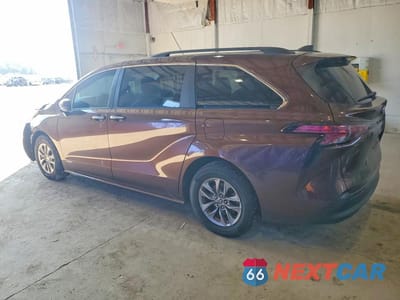 Drugie zdjęcie samochodu z przodu: 2021 TOYOTA SIENNA XLE VIN:5TDJRKEC8MS019794 - miniatura
