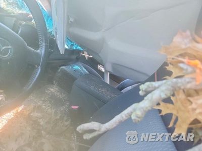 Zdjęcie 8 z 11 samochodu: 2004 MAZDA B3000 CAB PLUS VIN:4F4YR16U14TM00718 - miniatura