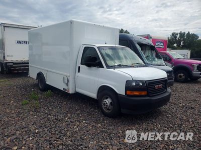 Czwarte zdjęcie samochodu z boku: 2018 GMC SAVANA BOX TRUCK VIN:7GZ67UCG8JN000339 - miniatura