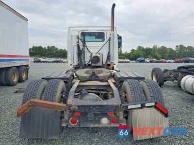 Zdjęcie 6 z 12 samochodu: 2014 VOLVO VNM SEMI TRUCK VIN:4V4MC9EG5EN173868 - miniatura