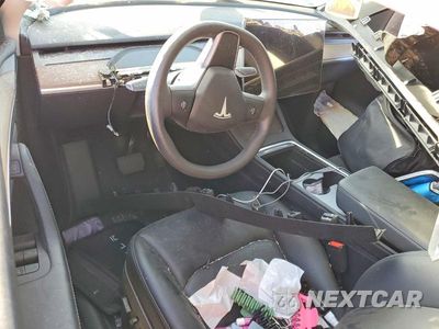 Zdjęcie 8 z 12 samochodu: 2025 TESLA MODEL Y VIN:7SAYGDED1SF250940 - miniatura