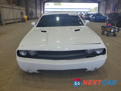 Piąte zdjęcie samochodu w środku: 2013 DODGE CHALLENGER R/T VIN:2C3CDYBT0DH525007 - miniatura