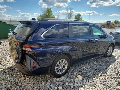 Trzecie zdjęcie samochodu z tyłu: 2024 TOYOTA SIENNA XLE 7-PASSENGER VIN:5TDYSKFC6RS153700 - miniatura