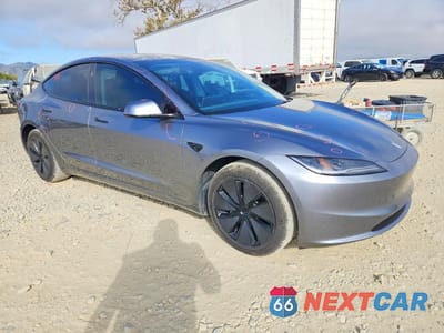 Czwarte zdjęcie samochodu z boku: 2025 TESLA MODEL 3 VIN:5YJ3E1EA5SF905120 - miniatura