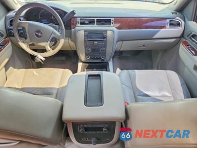Zdjęcie 8 z 12 samochodu: 2011 GMC YUKON XL K1500 SLT VIN:1GKS2KE35BR303716 - miniatura