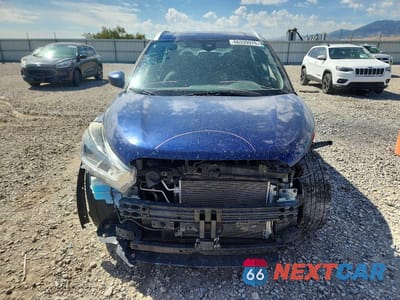 Piąte zdjęcie samochodu w środku: 2020 NISSAN KICKS SV VIN:3N1CP5CV8LL488136 - miniatura
