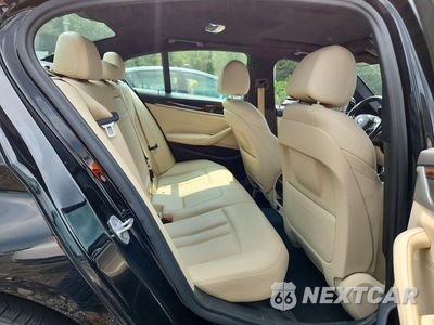 Zdjęcie 10 z 12 samochodu: 2019 BMW 530 XI VIN:WBAJA7C56KWW38591 - miniatura