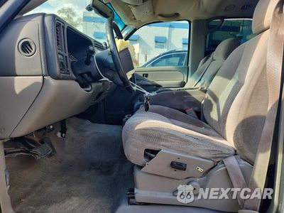 Zdjęcie 7 z 13 samochodu: 2004 CHEVROLET TAHOE C1500 VIN:1GNEC13V94R194188 - miniatura