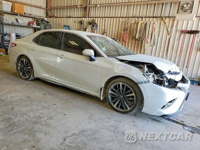 Czwarte zdjęcie samochodu z boku: 2020 TOYOTA CAMRY XSE VIN:4T1K61AK9LU863921 - miniatura