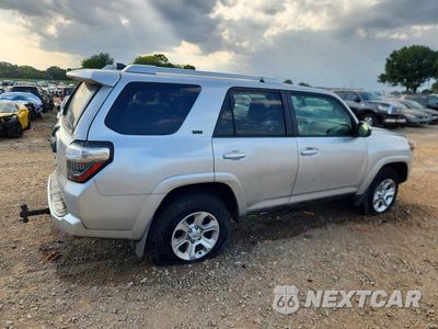 Trzecie zdjęcie samochodu z tyłu: 2017 TOYOTA 4RUNNER SR5 VIN:JTEZU5JR0H5157320 - miniatura