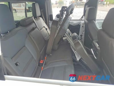 Zdjęcie 11 z 13 samochodu: 2021 GMC SIERRA K3500 DENALI VIN:1GT49WEY8MF260061 - miniatura