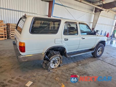 Trzecie zdjęcie samochodu z tyłu: 1995 TOYOTA 4RUNNER SR5 V6 VIN:JT3VN39W8S0172378 - miniatura