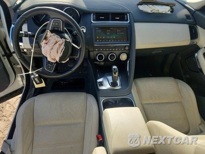 Zdjęcie 8 z 13 samochodu: 2020 JAGUAR E-PACE SE VIN:SADFP2FX1L1Z81013 - miniatura