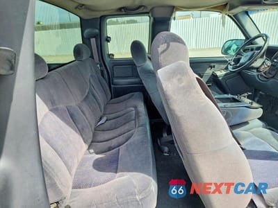 Zdjęcie 10 z 12 samochodu: 2001 CHEVROLET SILVERADO C1500 VIN:2GCEC19T611407679 - miniatura