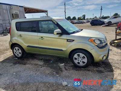 Czwarte zdjęcie samochodu z boku: 2012 KIA SOUL BASE VIN:KNDJT2A56C7475472 - miniatura